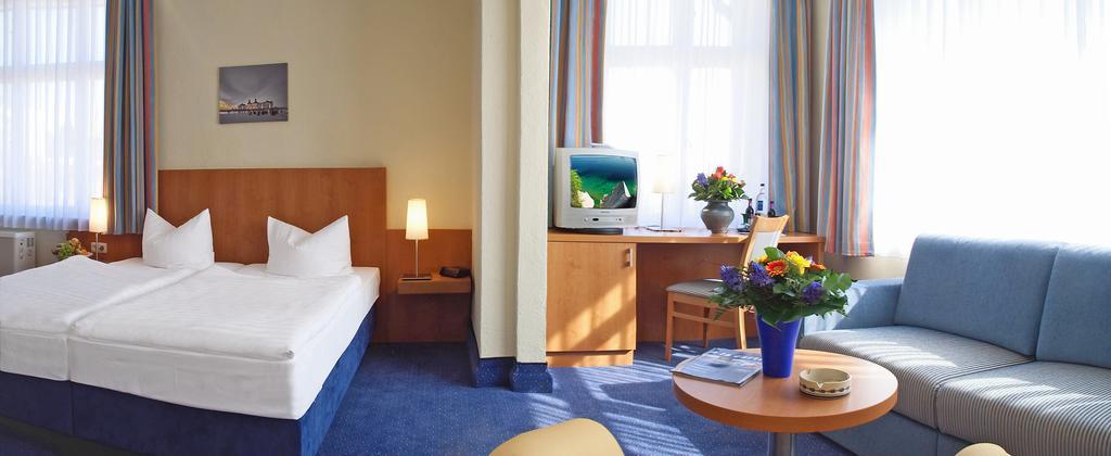Hotel Xenia Sellin  Eksteriør bilde